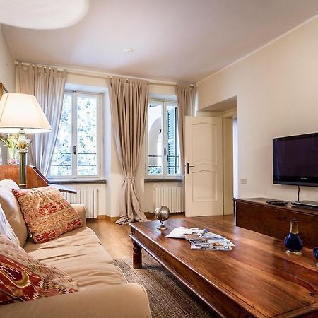 Cernobbio Town House Apartment ภายนอก รูปภาพ